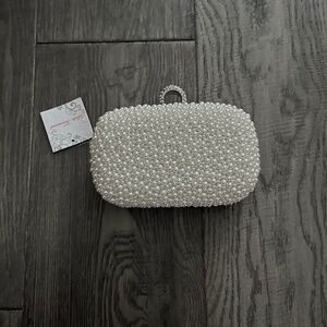 Pearl Clutch